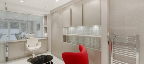 8 bedrooms House in London, United Kingdom No. 13033 13