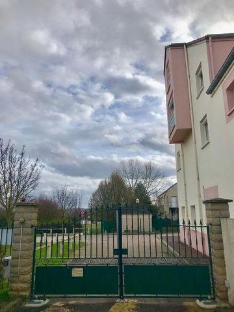 2 bedrooms Condo in Issou, France No. 32293