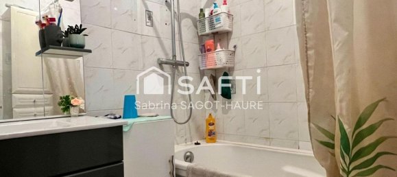 5 bedrooms House in Issoudun, France No. 160898 3