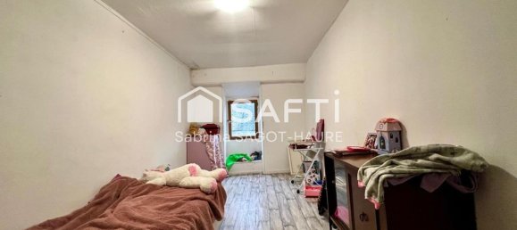 5 bedrooms House in Issoudun, France No. 160898 7