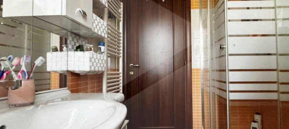 4 rooms Apartment in Rome, Italy No. 32782 9