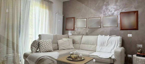 4 rooms Apartment in Rome, Italy No. 32782 3