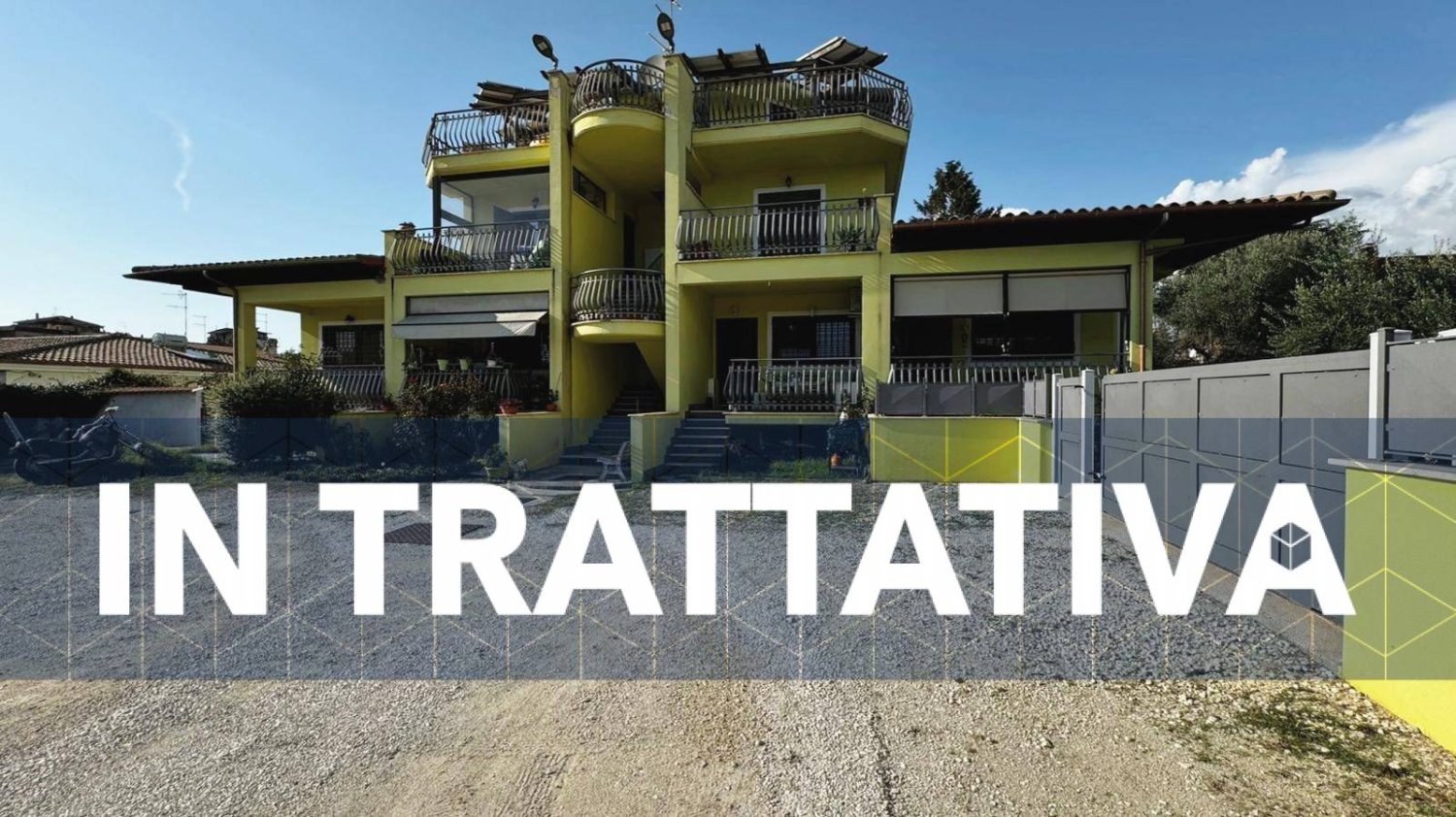 4 rooms Apartment in Rome, Italy No. 32782