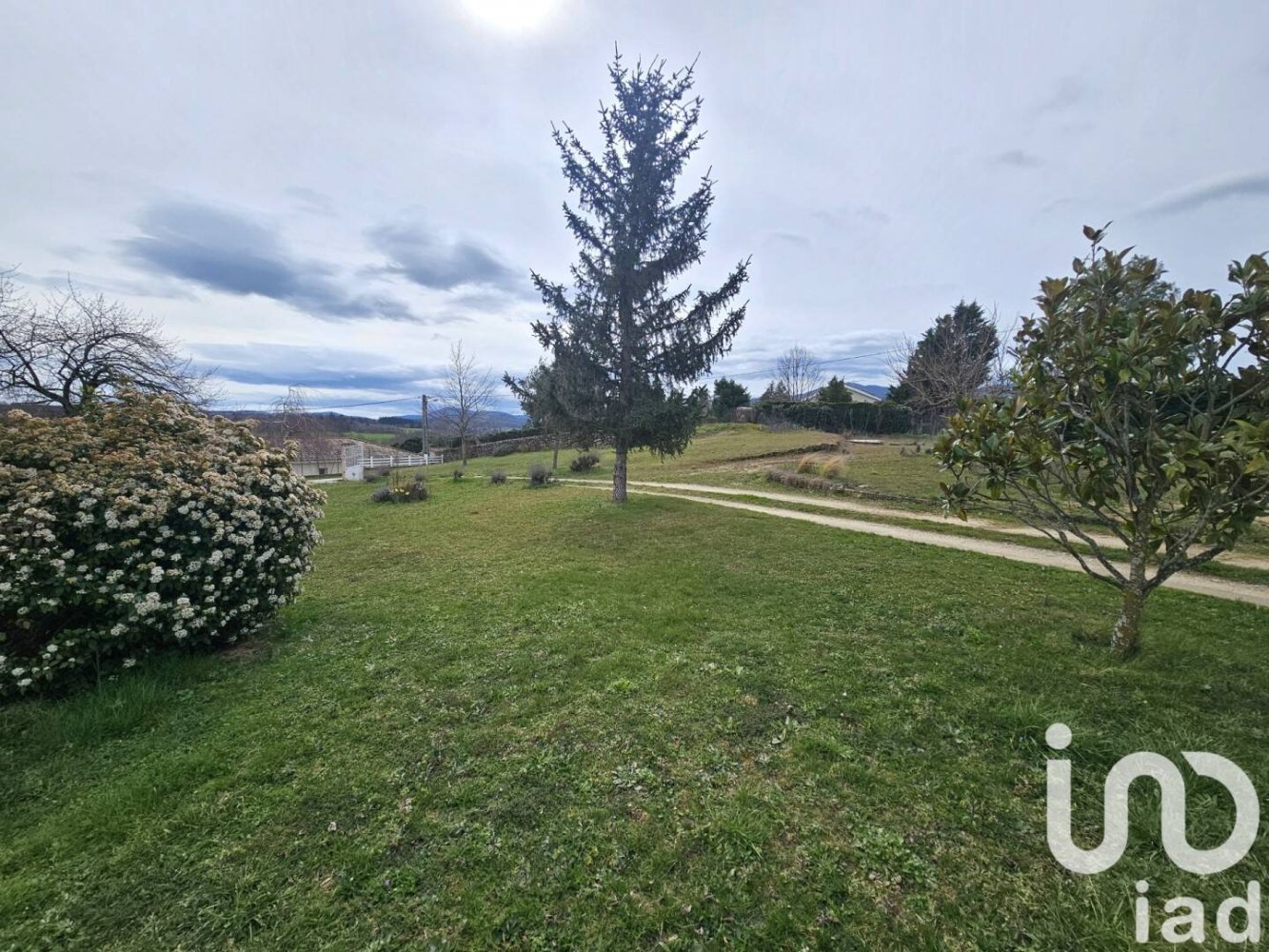  قطعة أرض في Roiffieux, France 750متر مربع رقم 203149
