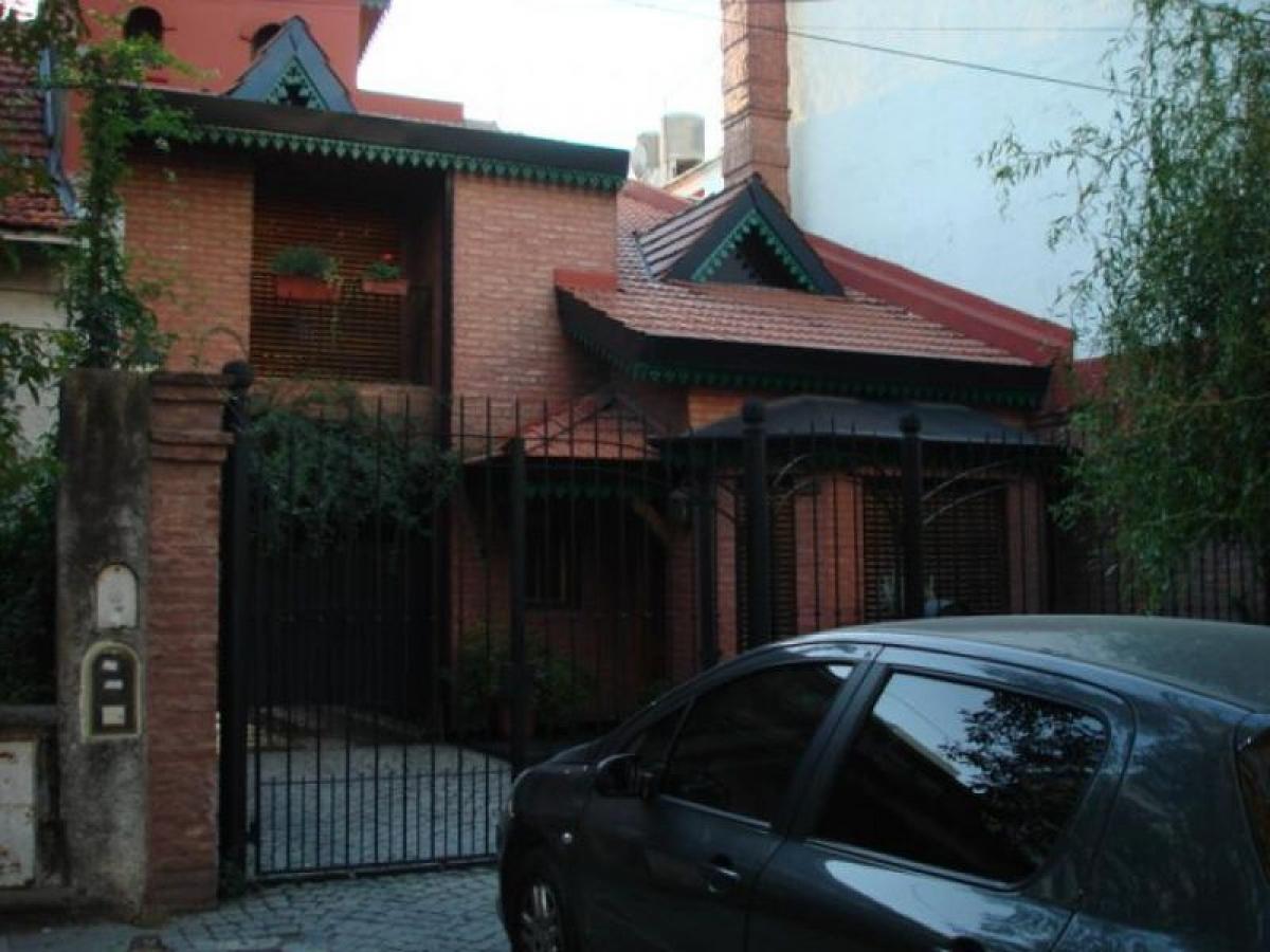 5 bedrooms House in Tres de Febrero, Argentina No. 15654