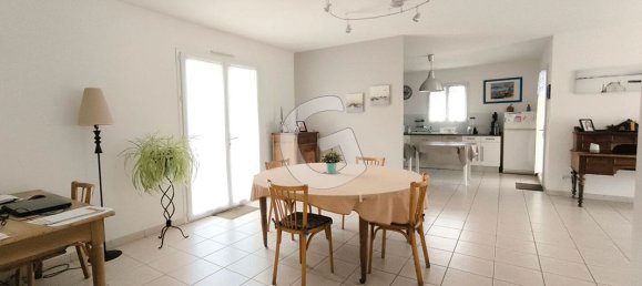5 Schlafzimmer Haus in Le Champ-Saint-Pere, France, Nr. 107383 4