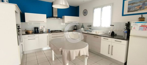 5 Schlafzimmer Haus in Le Champ-Saint-Pere, France, Nr. 107383 3