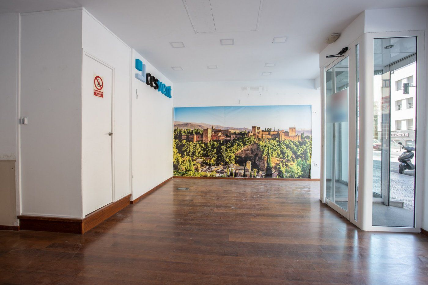 45m² Commercial property in Granada, Spain No. 100036