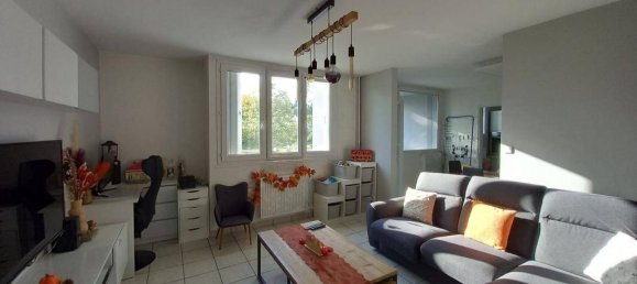 Apartamento de 3 dormitorios en Rive-de-Gier, France No. 316583 2