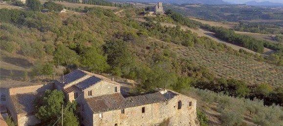 30 rooms House in Gualdo Cattaneo, Italy No. 66873 3