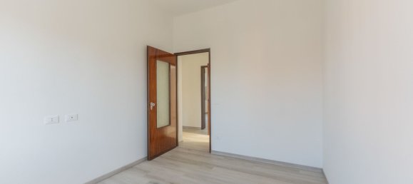 3 rooms Apartment in Galliera, Italy No. 294940 2
