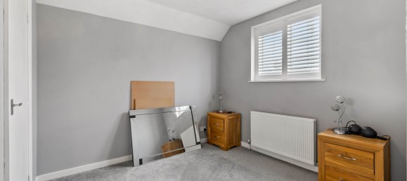 3 bedrooms House in Horsham, United Kingdom No. 982 11