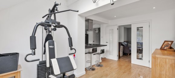 3 bedrooms House in Horsham, United Kingdom No. 982 7