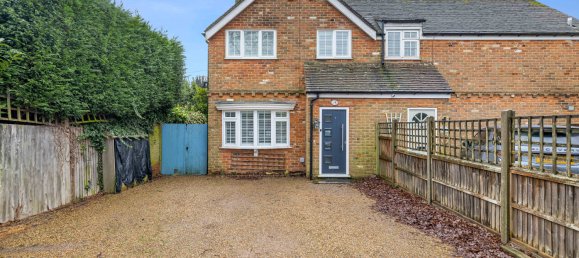 3 bedrooms House in Horsham, United Kingdom No. 982 10