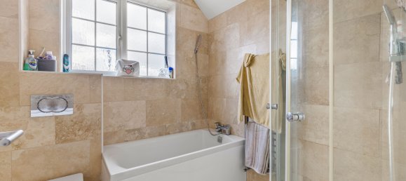 3 bedrooms House in Horsham, United Kingdom No. 982 34