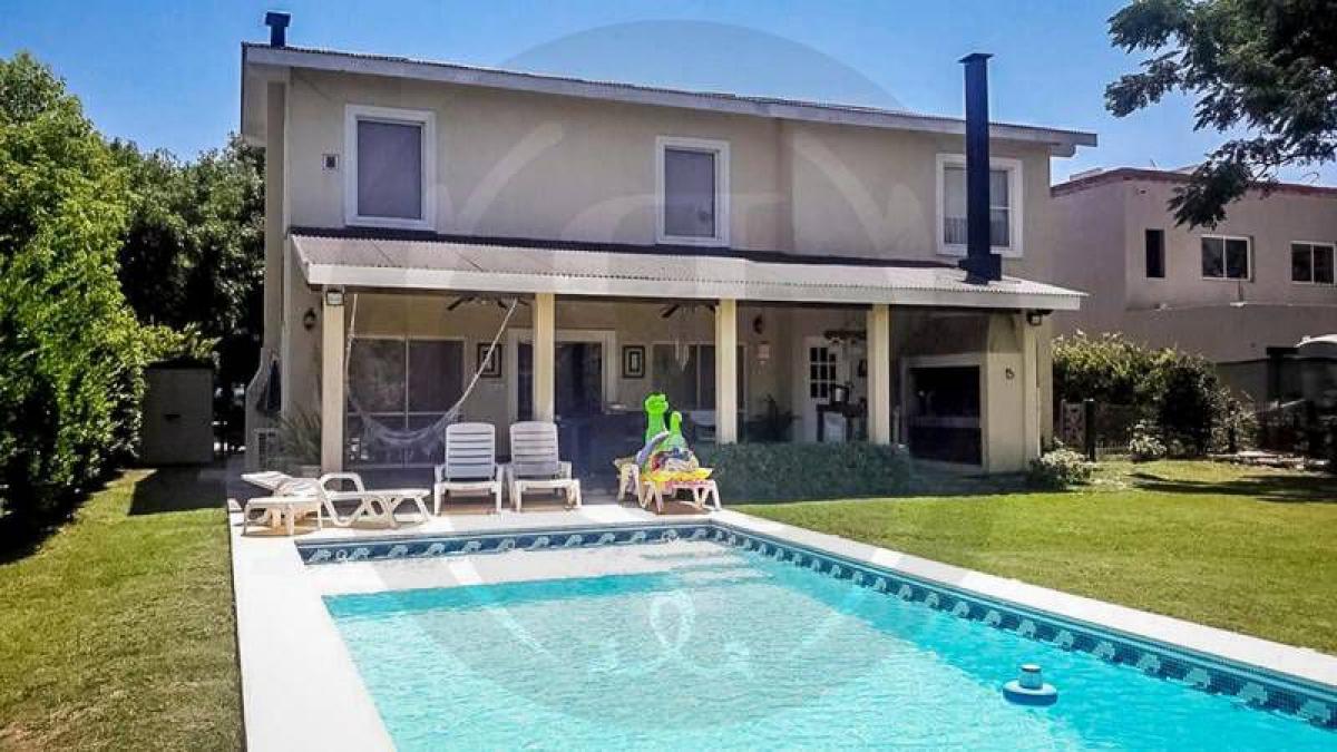 4 غرف نوم منزل في Pilar, Argentina رقم 80550