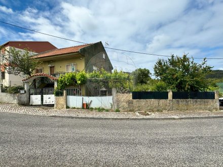 3 bedrooms House in Lisbon, Portugal No. 47176