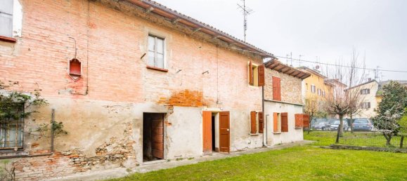 Casa de 4 dormitorios en Castelfranco Emilia, Italy No. 129075 2