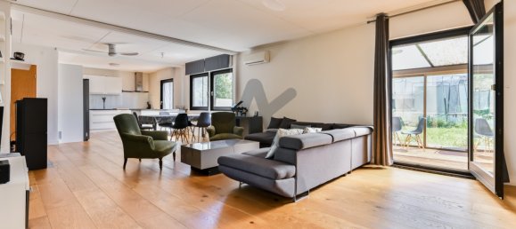 5 bedrooms House in Ecully, France No. 351674 2