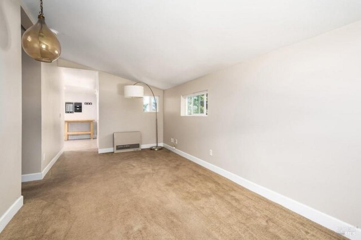 Casa de 3 dormitorios en San Rafael, USA No. 403573