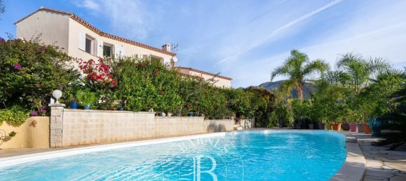 3 bedrooms Villa in Vico, France No. 40782 2