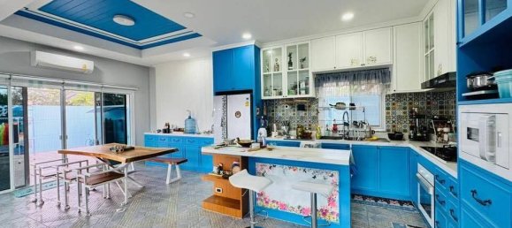 5 Schlafzimmer Doppelhaus in Pattaya, Thailand, Nr. 70258 3