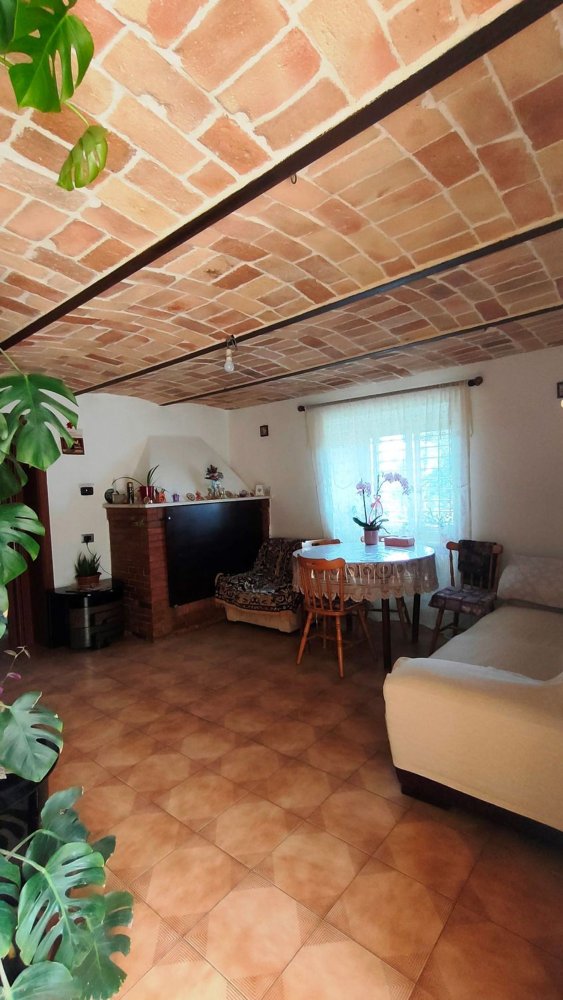 5 rooms House in Ari, Italy No. 308069