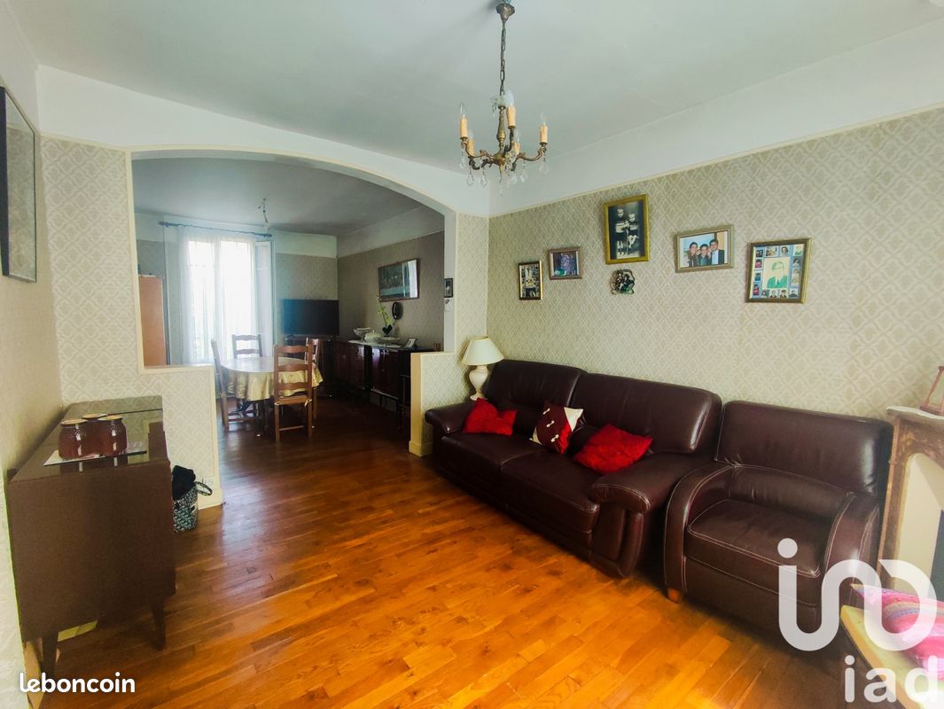 3 Schlafzimmer Haus in Livry-Gargan, France, Nr. 181469