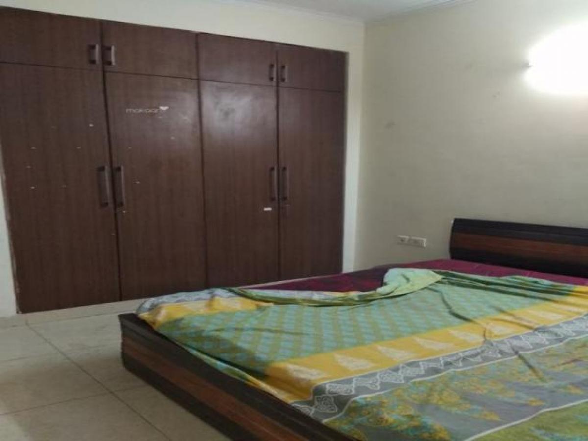 Casa T4 em Ghaziabad, India N.º 25525