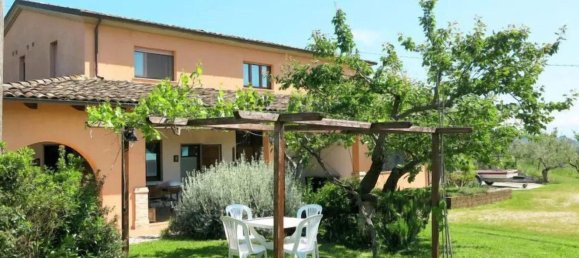 5 rooms House in Collecorvino, Italy No. 76225 9