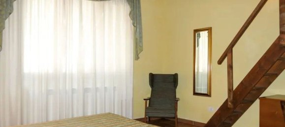 5 rooms House in Collecorvino, Italy No. 76225 30