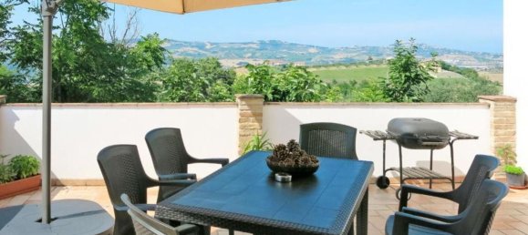 5 rooms House in Collecorvino, Italy No. 76225 20