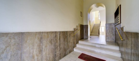 3 rooms Apartment in Turin, Italy No. 43559 2