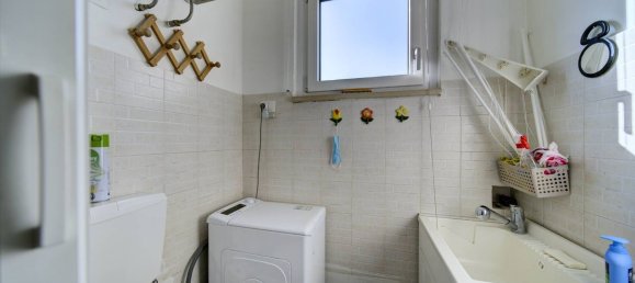 3 rooms Apartment in Turin, Italy No. 43559 18