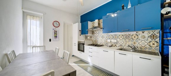 3 rooms Apartment in Turin, Italy No. 43559 7