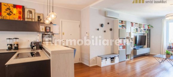2 bedrooms Apartment in Milan, Italy No. 276221 3
