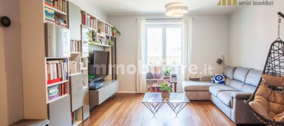 2 bedrooms Apartment in Milan, Italy No. 276221 5