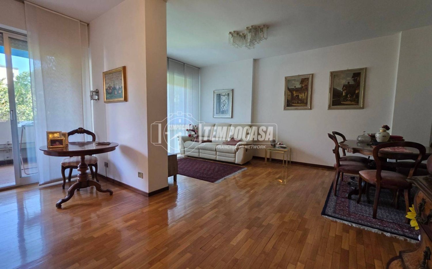 4 bedrooms Apartment in Bergamo, Italy No. 271343