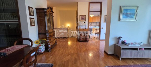 4 bedrooms Apartment in Bergamo, Italy No. 271343 5