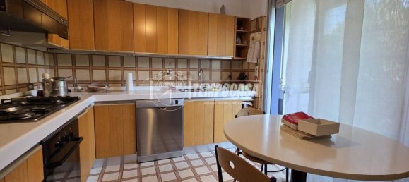 4 bedrooms Apartment in Bergamo, Italy No. 271343 6
