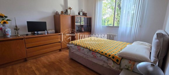 4 bedrooms Apartment in Bergamo, Italy No. 271343 9