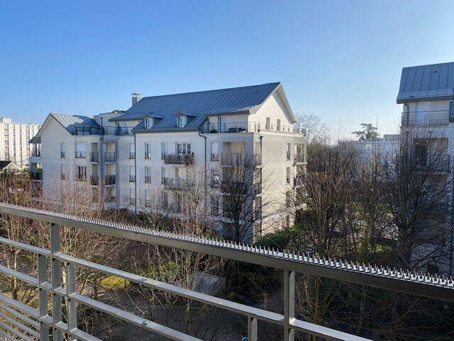 Квартира с 2 спальнями в Гвианкур, Франция № 333828