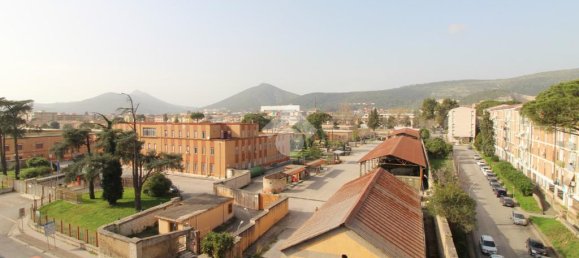 Apartamento de 3 dormitorios en Caserta, Italy No. 54379 8