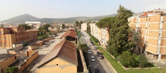 Apartamento de 3 dormitorios en Caserta, Italy No. 54379 7