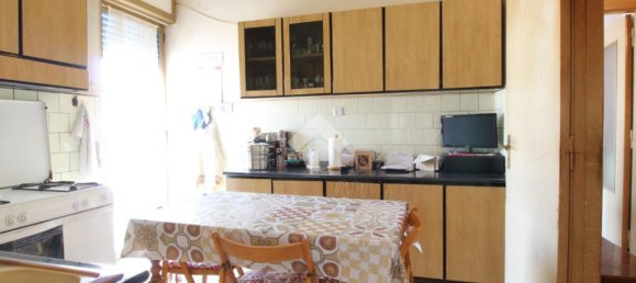 Apartamento de 3 dormitorios en Caserta, Italy No. 54379 12