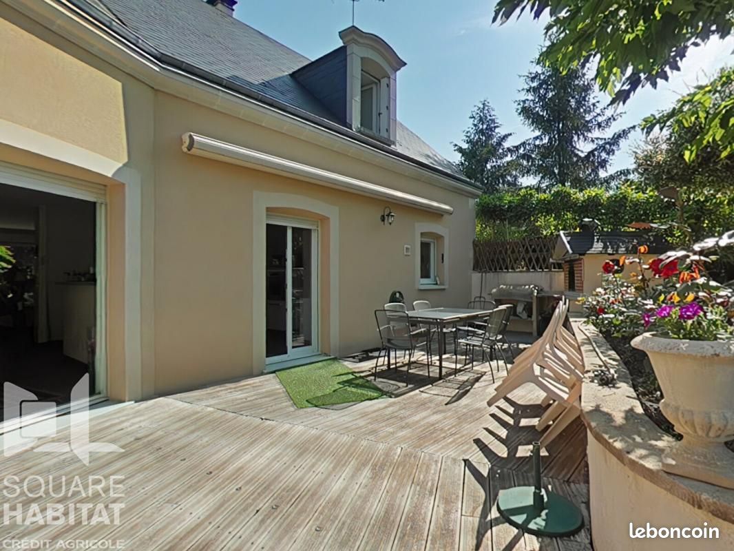 Casa de 4 dormitorios en Saint-Regle, France No. 63497