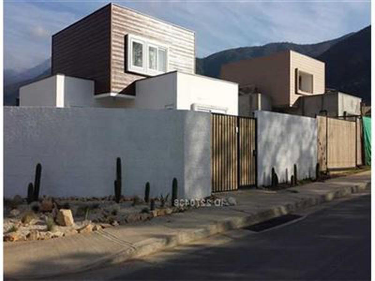 Casa de 3 dormitorios en Valparaíso, Chile No. 2508