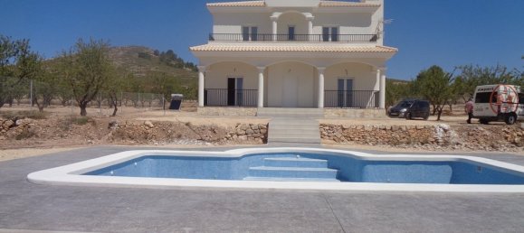 Villa de 3 dormitorios en Pinoso, Spain No. 10195 18