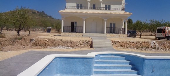 Villa de 3 dormitorios en Pinoso, Spain No. 10195 17