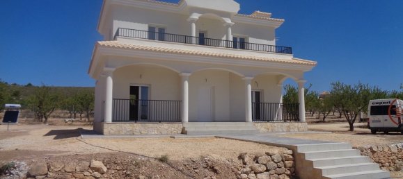 Villa de 3 dormitorios en Pinoso, Spain No. 10195 3